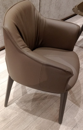 Gusto Kollu Sandalye